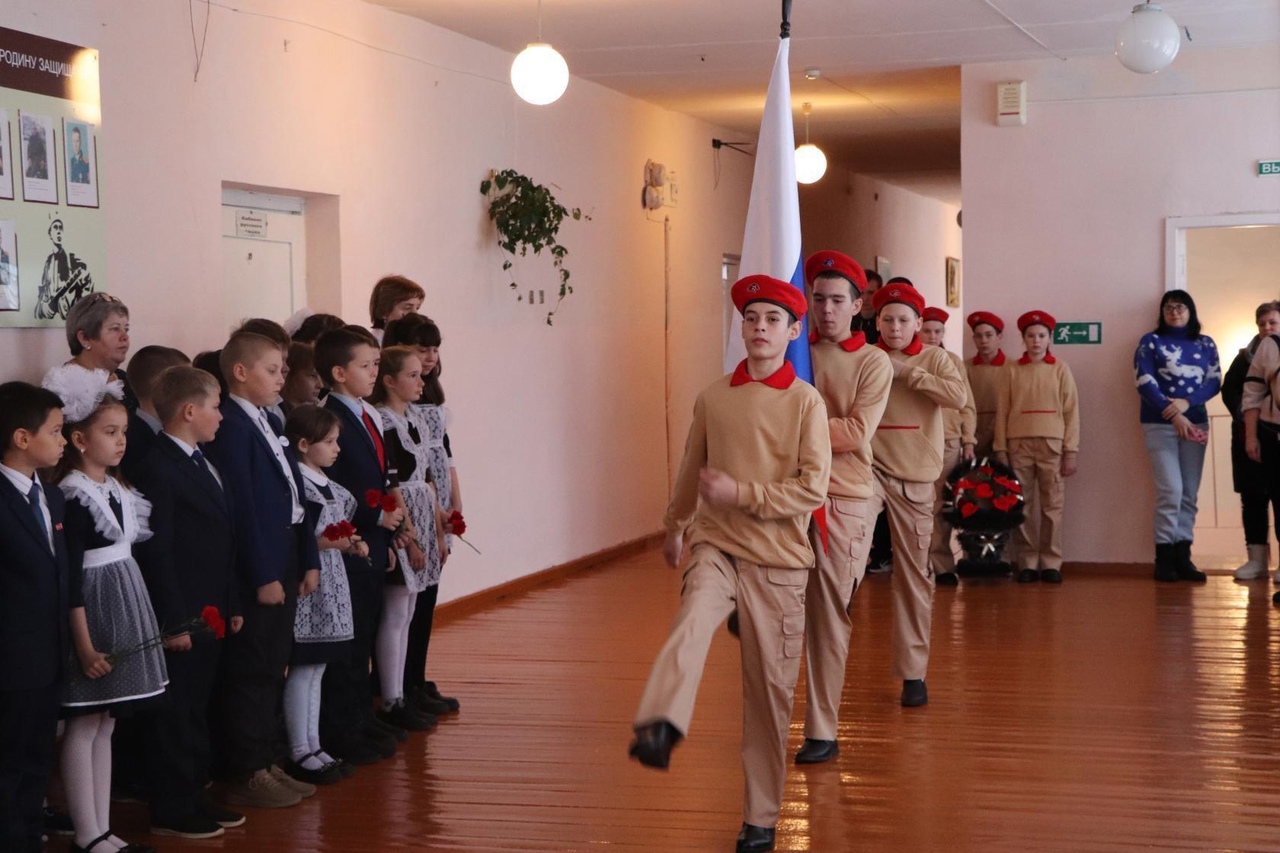 Торжественное открытие памятной мемориальной доски.