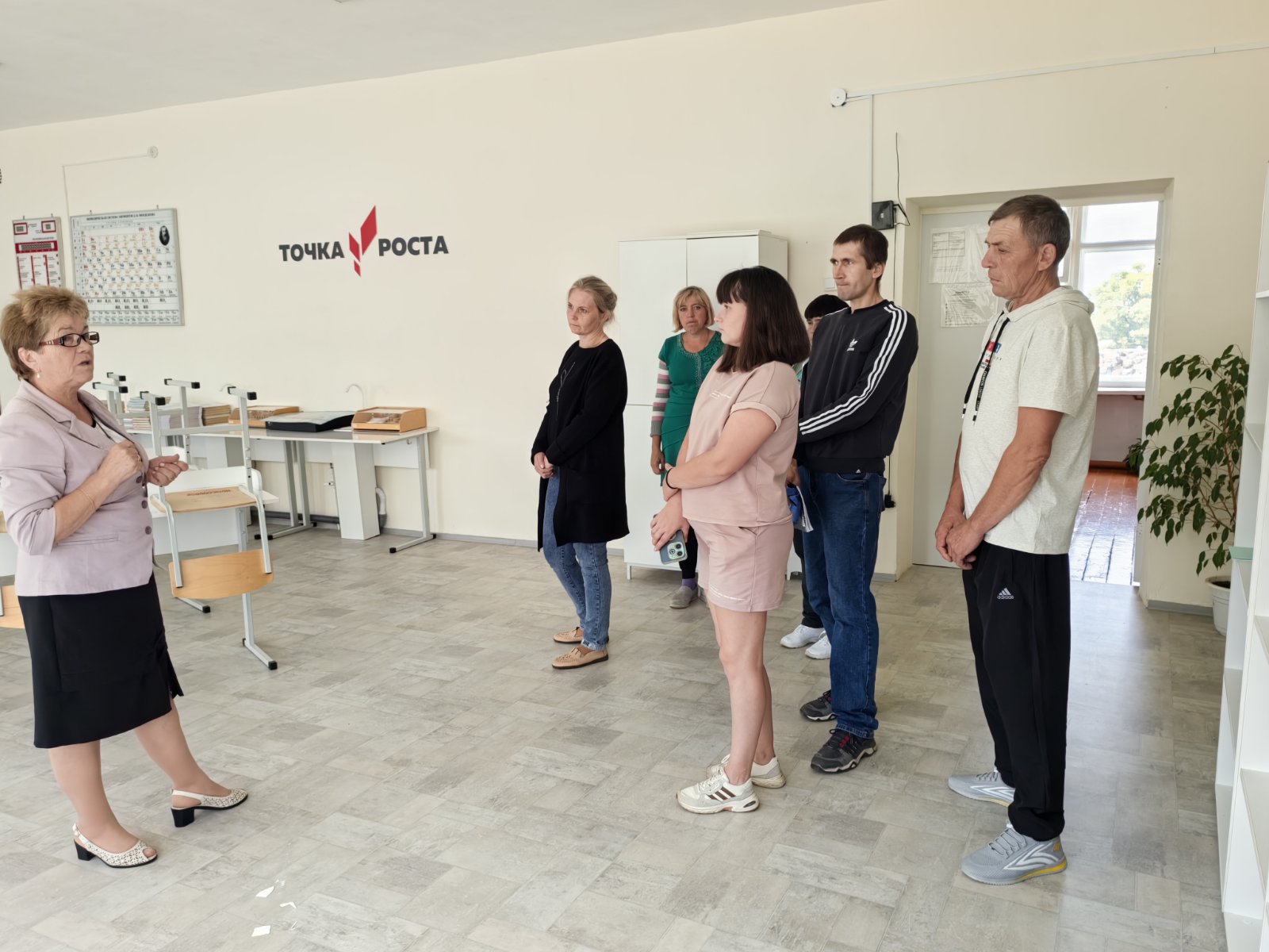 Экскурсия по лабораториям центра Точка роста.